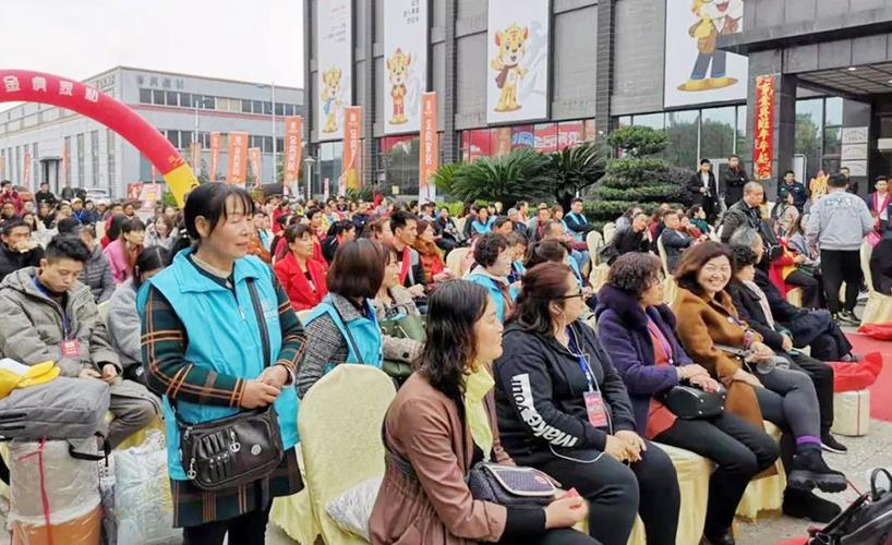 金虎家居2019首届工厂团购会圆满成功 成都网络技术引领家居消费新体验